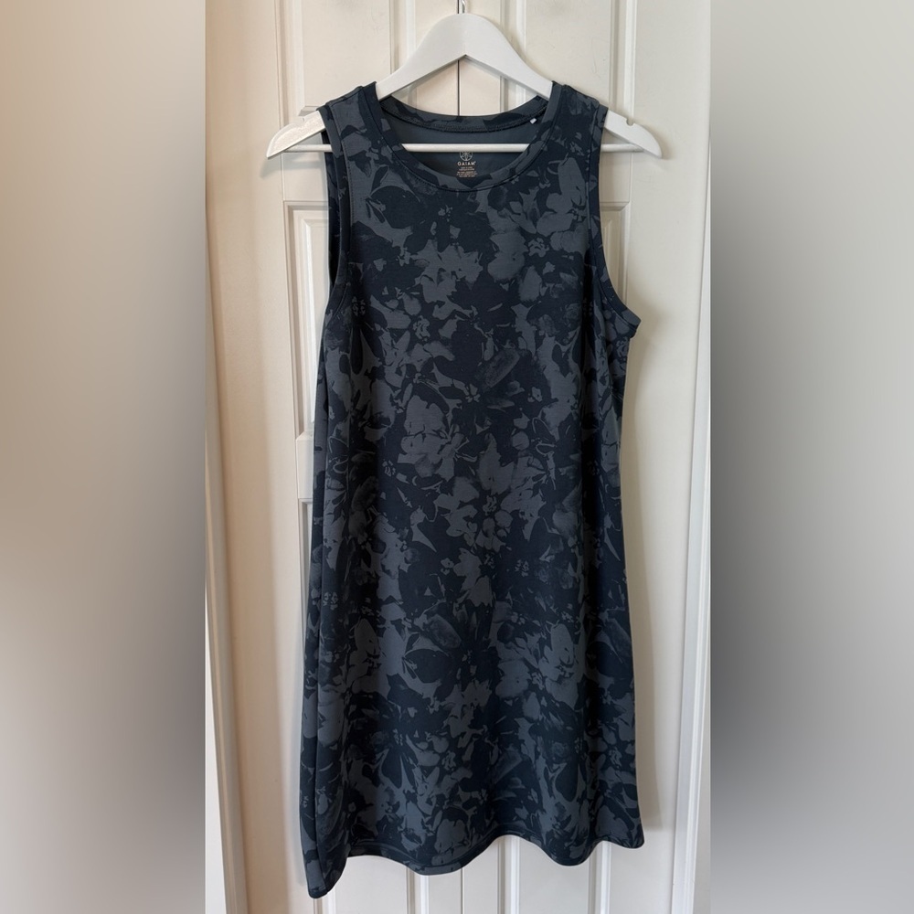 🌿 Move & Bloom: Gaiam Sleeveless Athletic Dress (Size L)